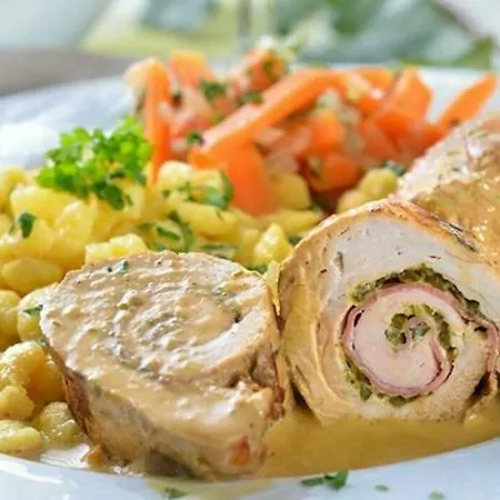 酒店 Golubacki Grad 2*